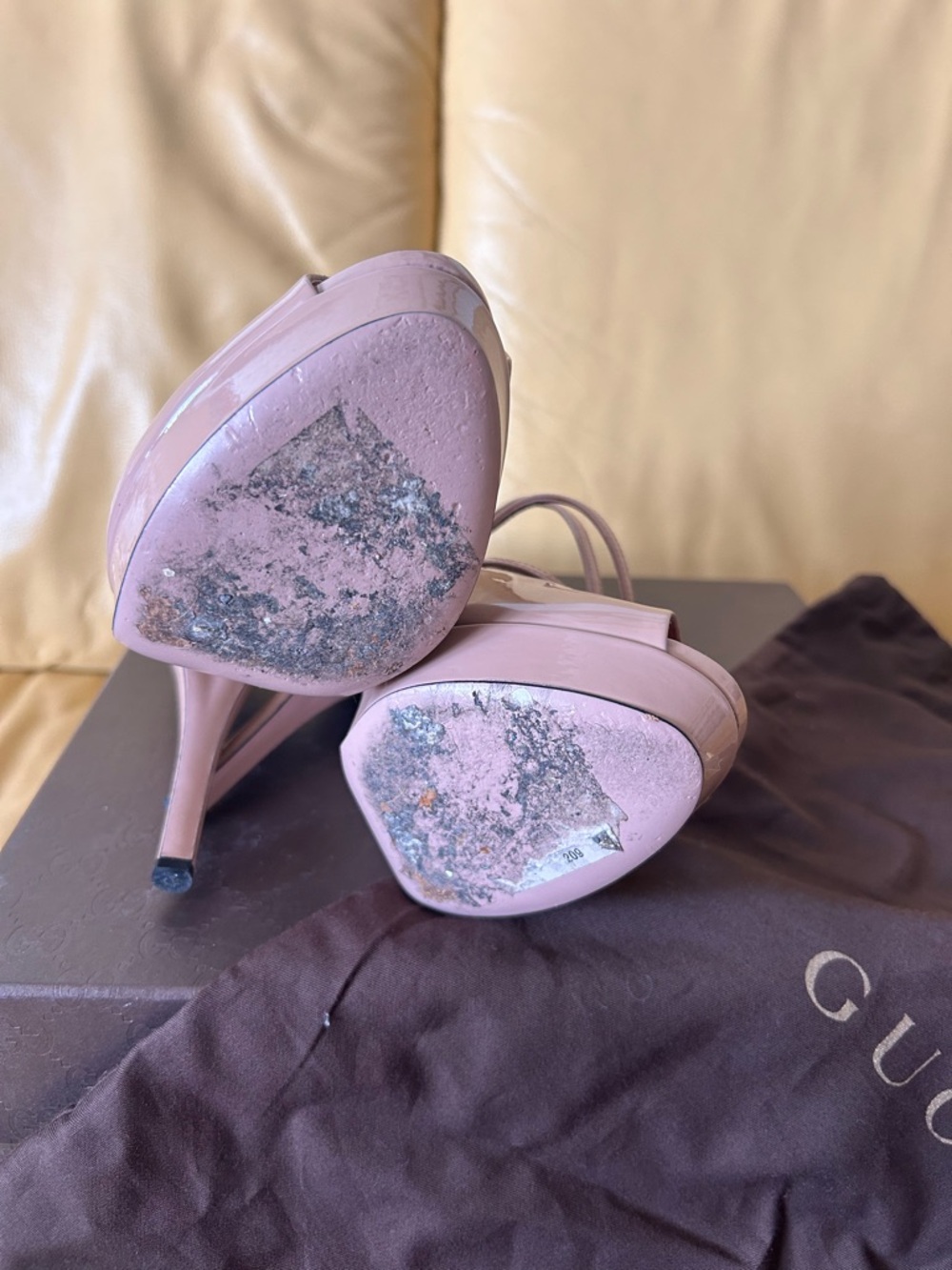 Gucci Lavender Patent Peep-Toe Platform Heels with Triple Straps - Picture 6 of 7